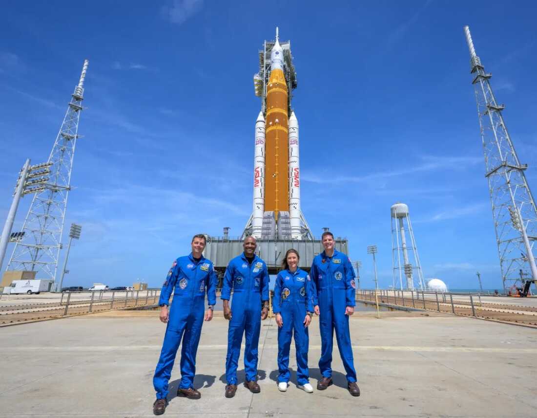 The Artemis II crew — which includes NASA astronauts Reid Wiseman (left), Victor Glover, Christina Koch, and Canadian Space Agency astronaut Jeremy Hansen — is en route to the moon. Here's what they can expect from their 10-day job.